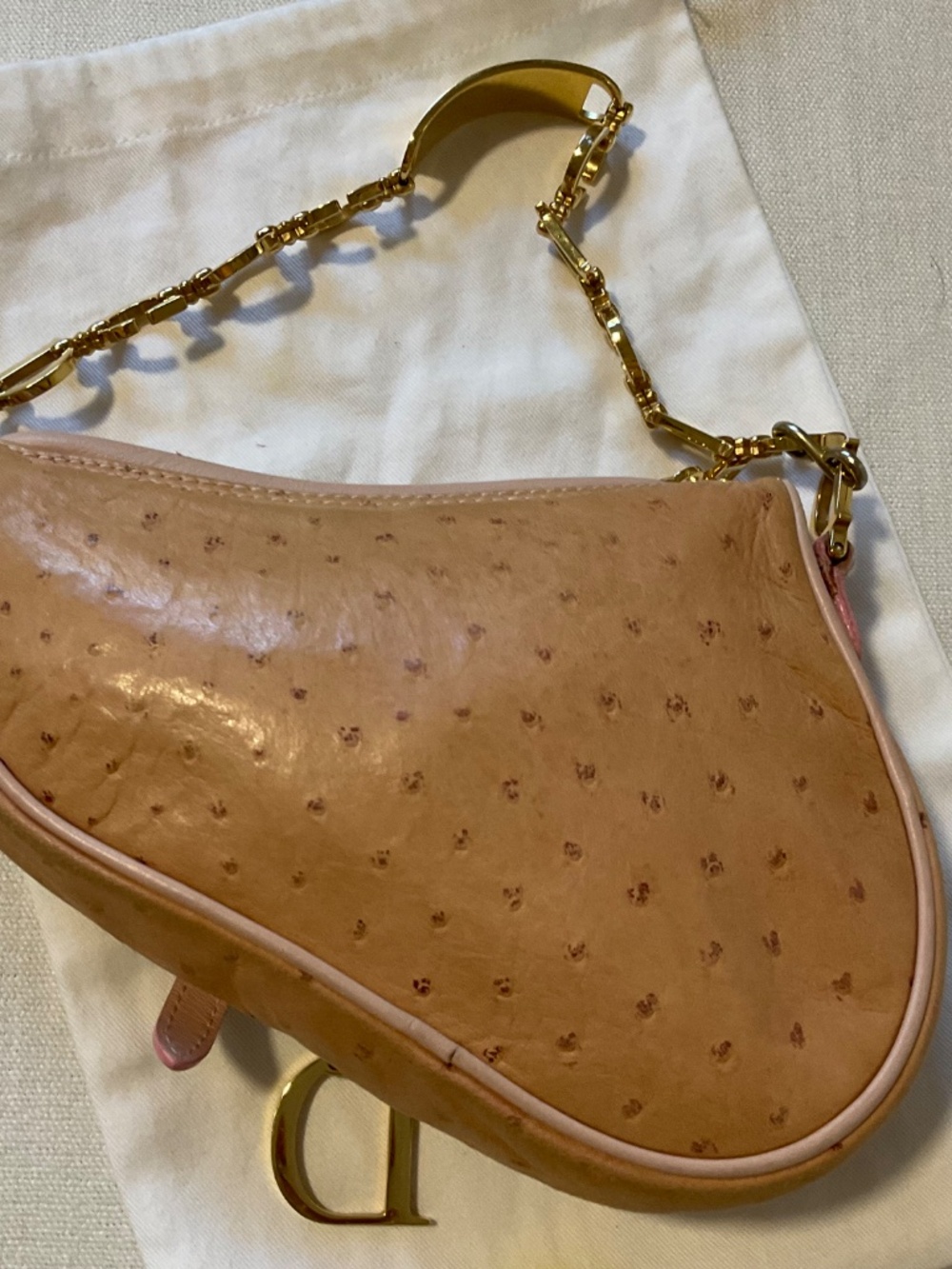 RARE DIOR vintage exotic pink ostrich mini saddlebag with gold CD strap - Picture 3 of 9